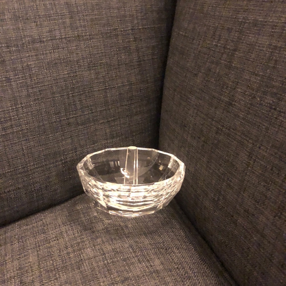 Lenox ring holder